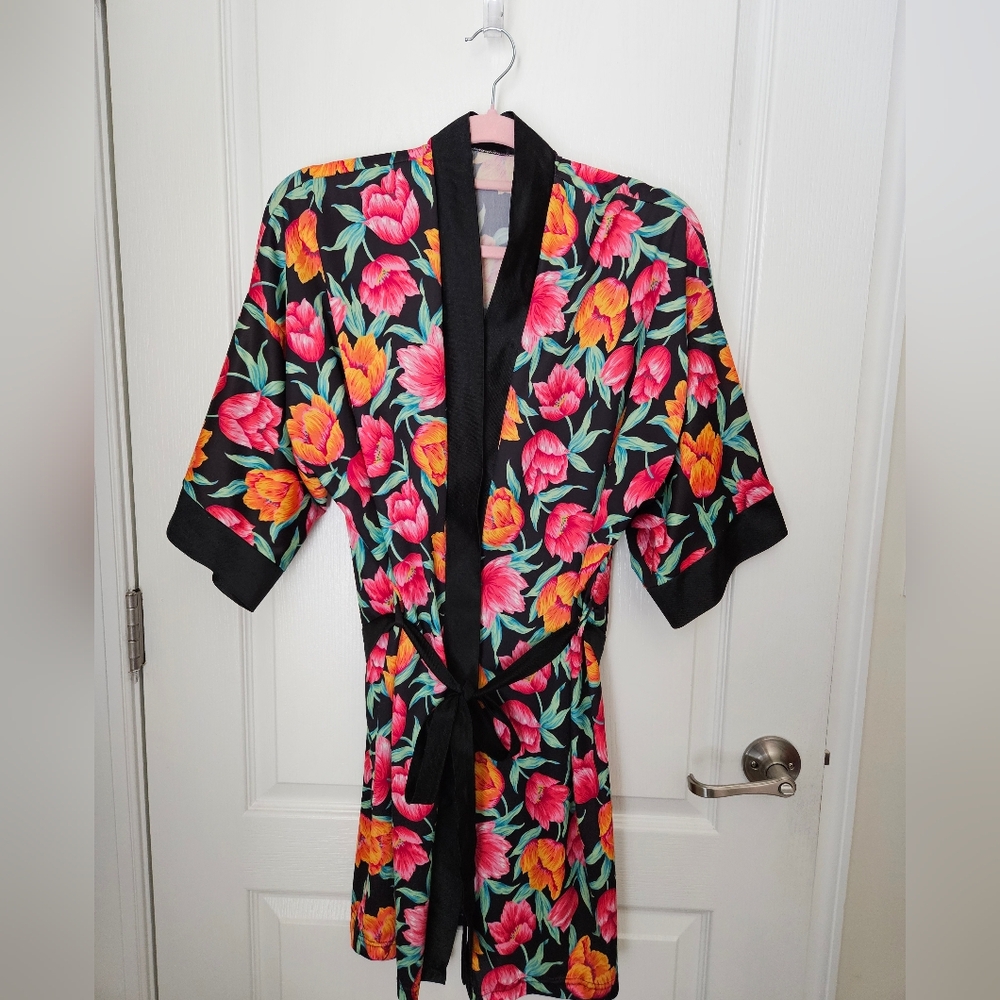 Vintage Floral Kimono Jacket - Small/Medium (Gently Worn)